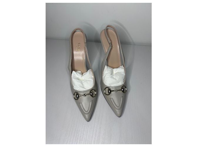 Gucci Horsebit Pumps aus Leder grau - Ansicht 11