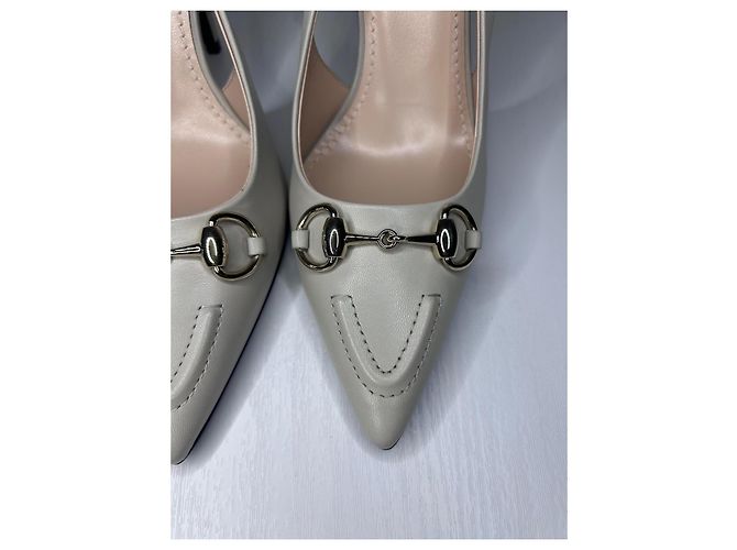 Gucci Horsebit Pumps aus Leder grau - Ansicht 4