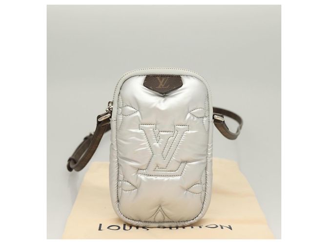 Coussin LOUIS VUITTON LV Cuscino Pochette per Telefono Argento M81716 LV Auth 132963M - vista 12