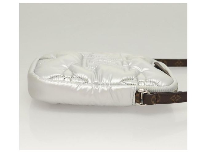 Coussin LOUIS VUITTON LV Cuscino Pochette per Telefono Argento M81716 LV Auth 132963M - vista 3