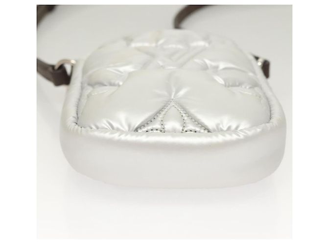 Coussin LOUIS VUITTON LV Cuscino Pochette per Telefono Argento M81716 LV Auth 132963M - vista 5