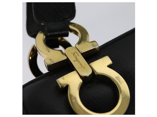 Borsa a Spalla Gancini in Pelle Nera e Oro Salvatore Ferragamo Auth gh274 Nero D'oro - vista 14