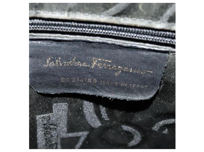 Borsa a Spalla Gancini in Pelle Nera e Oro Salvatore Ferragamo Auth gh274 Nero D'oro - vista 15