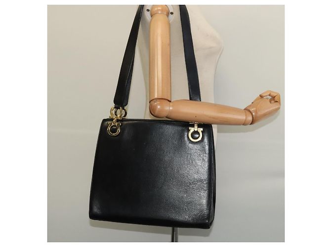 Borsa a Spalla Gancini in Pelle Nera e Oro Salvatore Ferragamo Auth gh274 Nero D'oro - vista 21