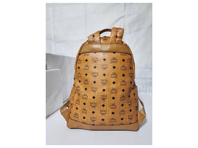 MCM Visetos Medium Sprinkle Stud Stark Backpack Cognac Coñac - vista 4