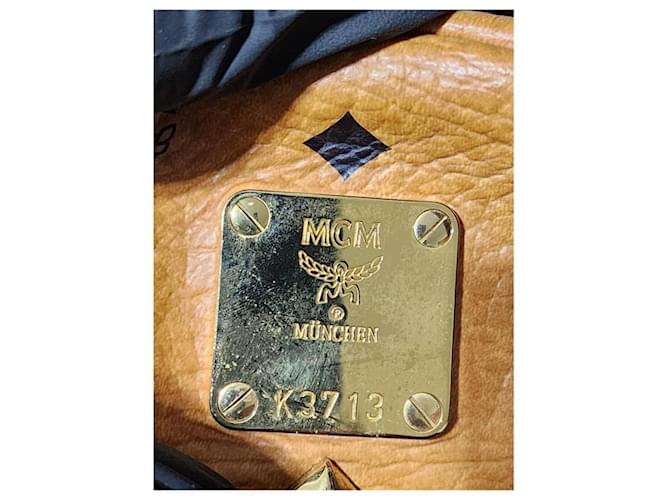 MCM Visetos Medium Sprinkle Stud Stark Backpack Cognac Coñac - vista 5