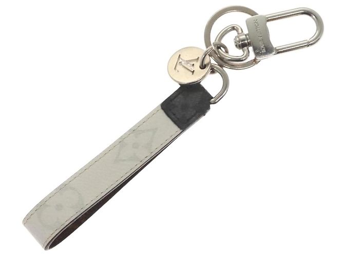 LOUIS VUITTON Eclipse Llave de Dragón Blanca M64168 LV Auth 130583 Blanco Monograma - vista 2