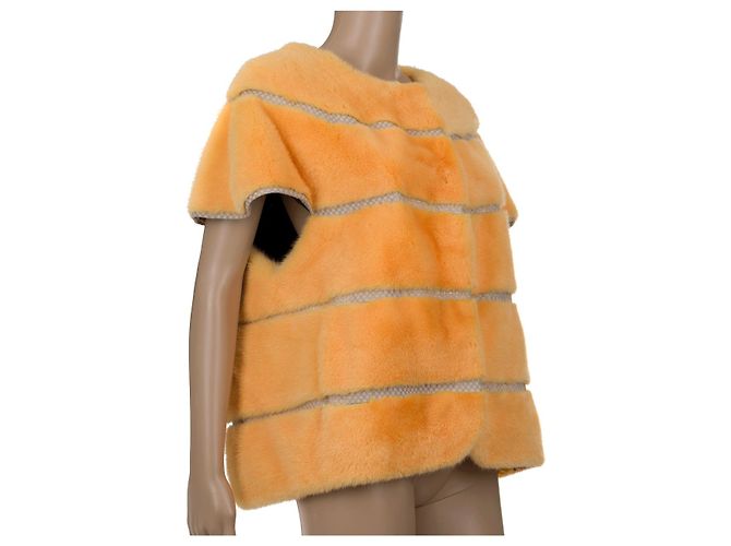 Autre Marque UNTERSCHRIEBENes Orangees Pelzkleid - 102249 - Ansicht 2