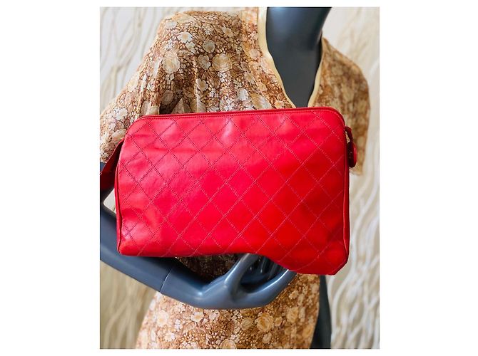 Clutch Chanel Rossa in Agnello Rosso - vista 3