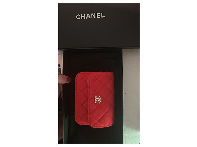 Bolso Mini VIP de Chanel en Jersey Acolchado de Algodón con Correa Roja - vista 3