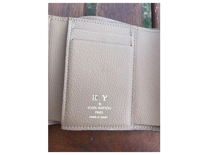 Portafoglio Compatto Double V Monogramma Louis Vuitton Marrone - vista 9