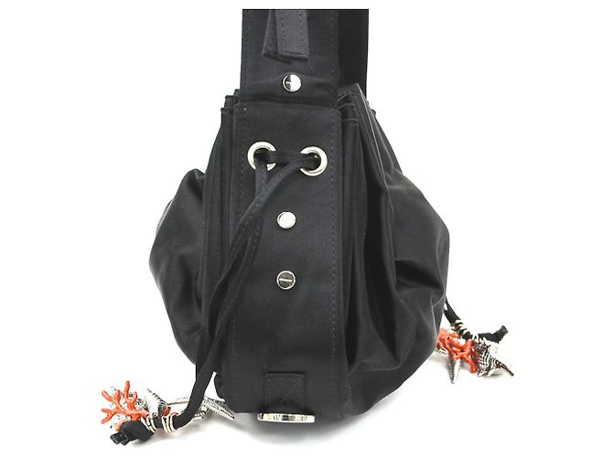 Schultertasche aus schwarzem Satin von Givenchy - Ansicht 2