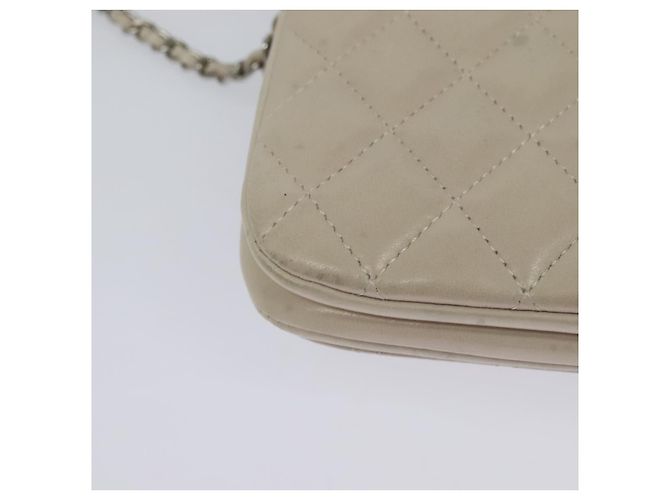 CHANEL Bolsa de Ombro Matelassé com Corrente em Couro de Cordeiro Bege CC Auth 131632 - vista 17