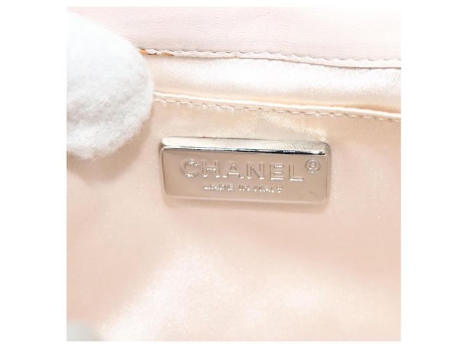 CHANEL Bolsa de Ombro Matelassé com Corrente em Couro de Cordeiro Bege CC Auth 131632 - vista 19