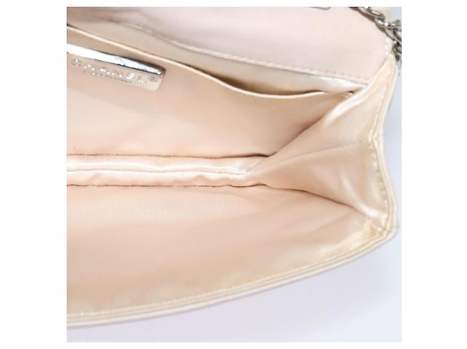 CHANEL Bolsa de Ombro Matelassé com Corrente em Couro de Cordeiro Bege CC Auth 131632 - vista 20