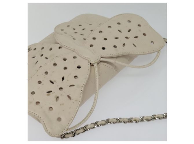 CHANEL Bolsa de Ombro Matelassé com Corrente em Couro de Cordeiro Bege CC Auth 131632 - vista 6