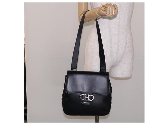 Borsa a Spalla Gancini in Pelle Nera e Argento di Salvatore Ferragamo Auth gh280 Nero - vista 22