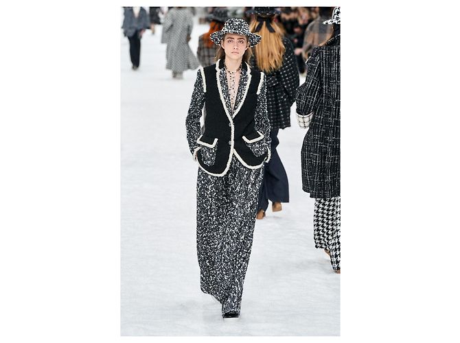 Chanel 13K$ Runway Black Jacket Sequin Embellishment 34 FR - view 6