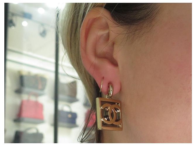 Orecchini pendenti Chanel in metallo dorato D'oro - vista 6