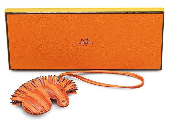 Charm per borsa Hermès Zigzag Savane Agneau Milo Marrone - vista 5