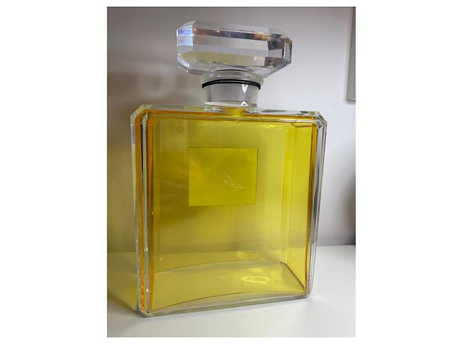 Botella de Perfume Falsa Gigante Chanel N*5 Amarillo - vista 6
