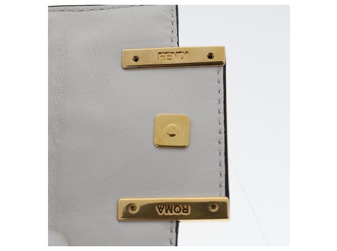 Fendi Bolsa de ombro em lona Zucca Nano Baguette em couro branco Auth 47061V - vista 10