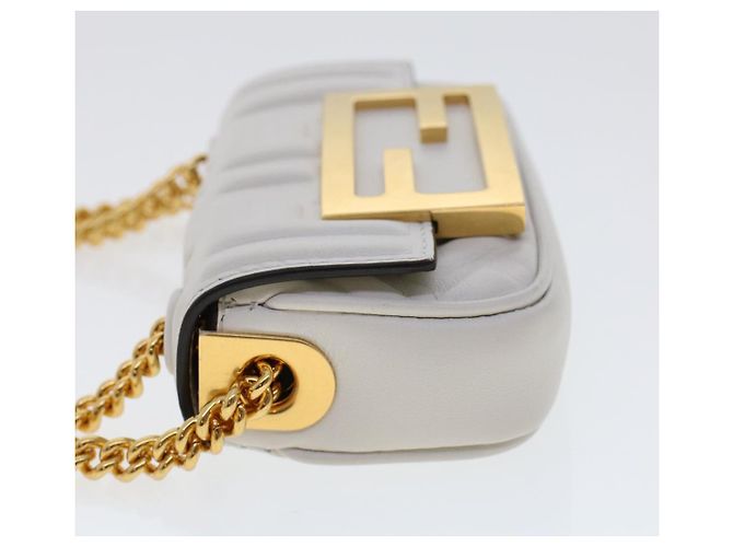 Fendi Bolsa de ombro em lona Zucca Nano Baguette em couro branco Auth 47061V - vista 3