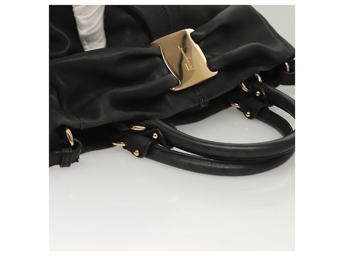 Vala Handtasche aus Leder 2 in 1 Schwarz Gold Auth 131359 von Salvatore Ferragamo Golden - Ansicht 6