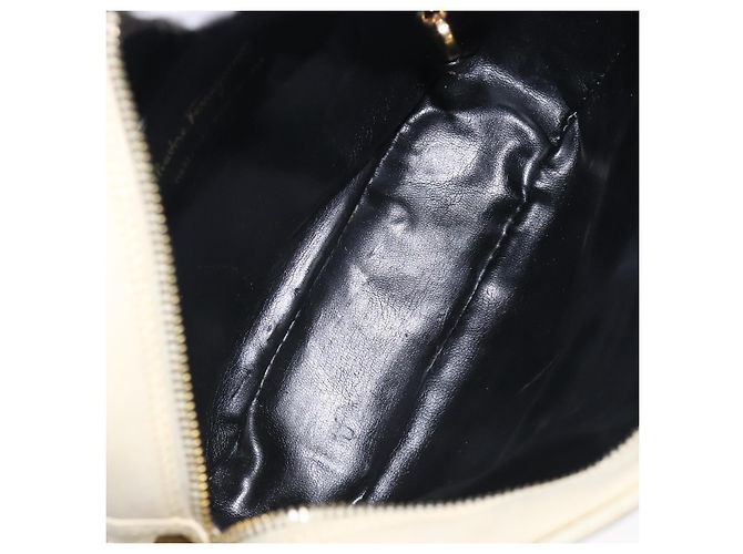 Borsa a Spalla Gancini in Camoscio Beige Oro Salvatore Ferragamo Auth bs27824 D'oro - vista 10