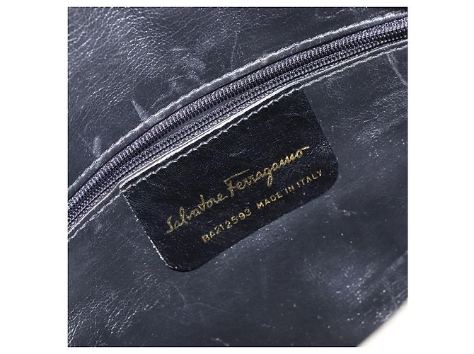 Borsa a Spalla Gancini in Camoscio Beige Oro Salvatore Ferragamo Auth bs27824 D'oro - vista 11