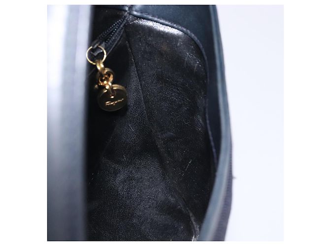 Borsa a mano Vala in pelle blu navy e oro di Salvatore Ferragamo Auth bs27825 D'oro - vista 18