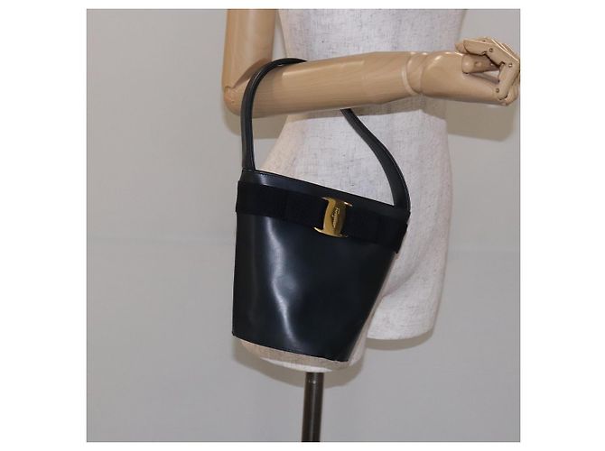 Borsa a mano Vala in pelle blu navy e oro di Salvatore Ferragamo Auth bs27825 D'oro - vista 21