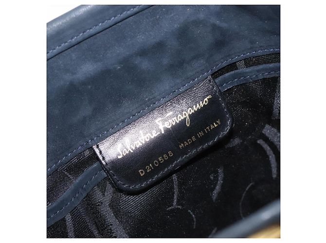 Borsa a Spalla Vala in Camoscio Blu Navy e Oro di Salvatore Ferragamo Auth bs27829 D'oro - vista 12