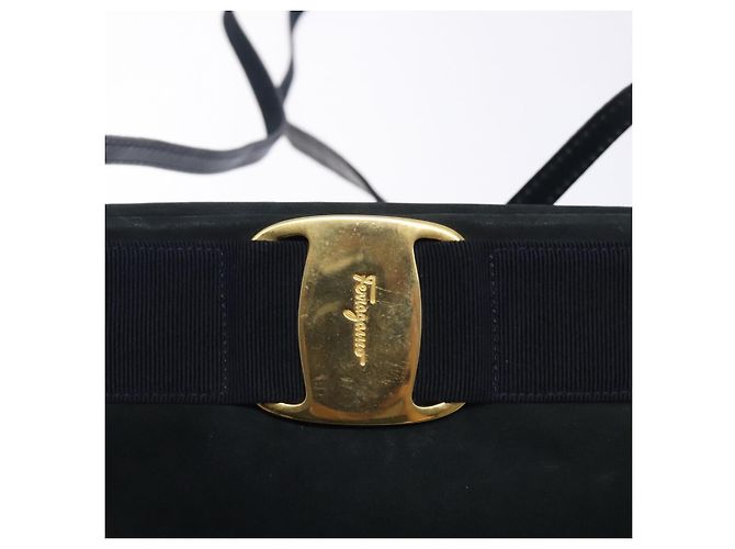 Borsa a Spalla Vala in Camoscio Blu Navy e Oro di Salvatore Ferragamo Auth bs27829 D'oro - vista 17