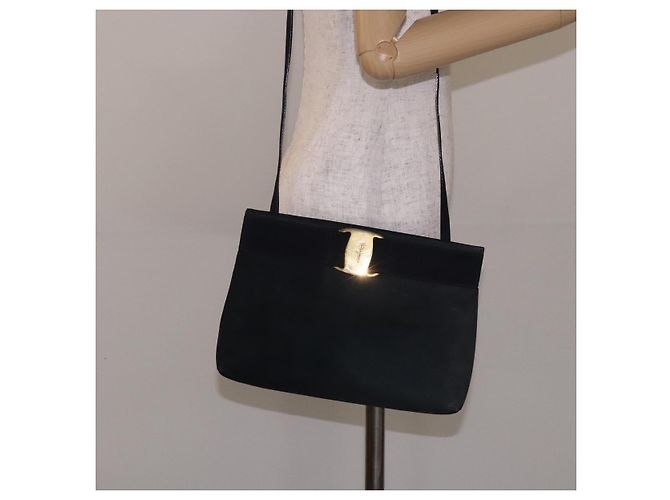 Borsa a Spalla Vala in Camoscio Blu Navy e Oro di Salvatore Ferragamo Auth bs27829 D'oro - vista 21