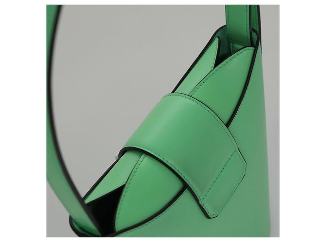 Borsa a Spalla Gancini in Pelle Verde Argento Salvatore Ferragamo Auth 107228AV - vista 14