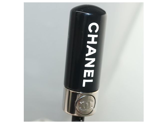 Chanel Ombrello pieghevole in nylon bianco e nero CC Auth BA2522 - vista 11