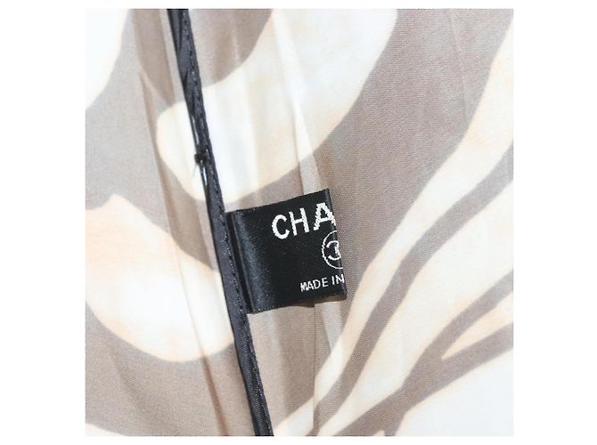 Chanel Ombrello pieghevole in nylon bianco e nero CC Auth BA2522 - vista 13