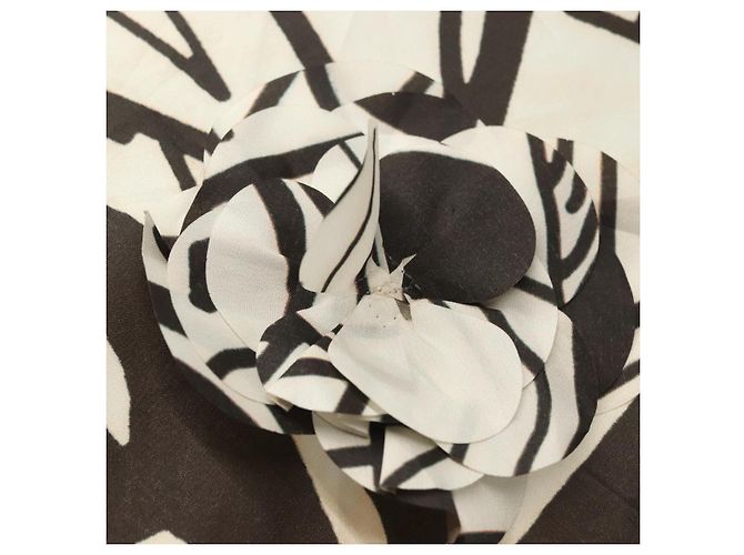 Chanel Ombrello pieghevole in nylon bianco e nero CC Auth BA2522 - vista 8