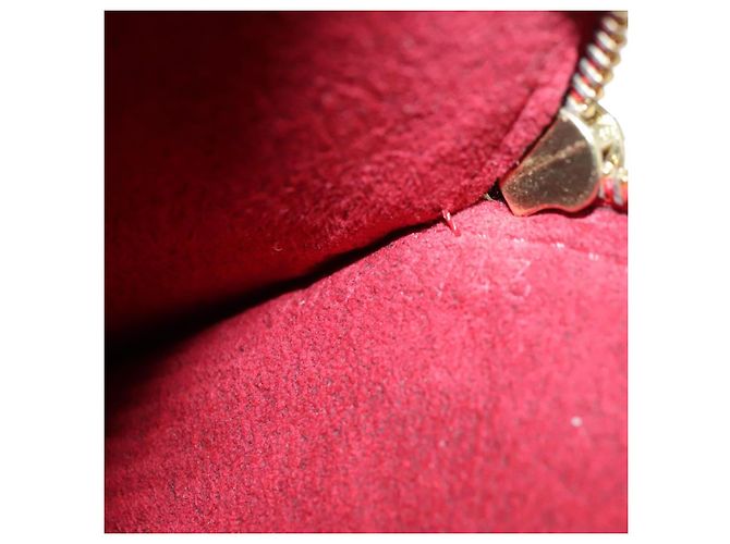 LOUIS VUITTON Pochette Secret Accessorio Epi Rosso LV Auth 95155SV - vista 11