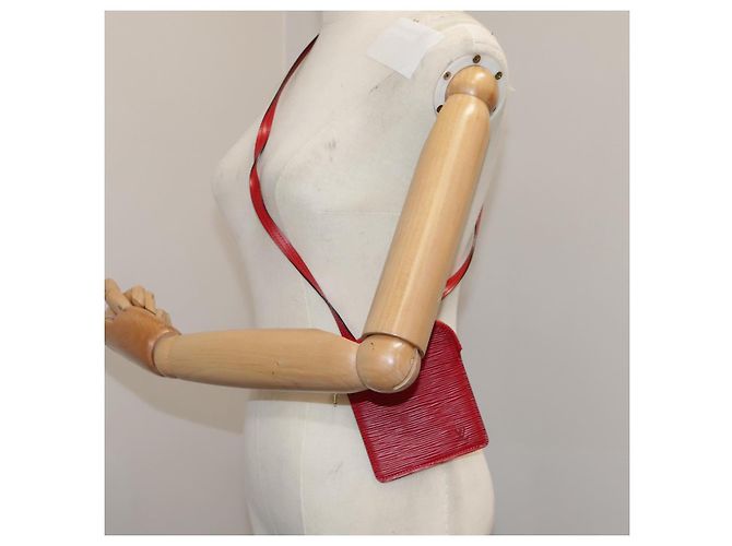 LOUIS VUITTON Pochette Secret Accessorio Epi Rosso LV Auth 95155SV - vista 22
