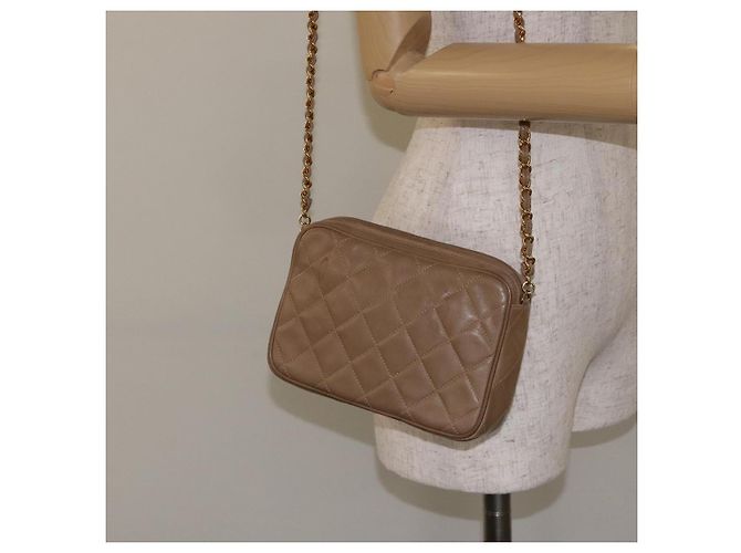 CHANEL Borsa a Spalla Matelassé con Catena in Pelle di Agnello Beige Oro CC Auth 127575 D'oro - vista 22
