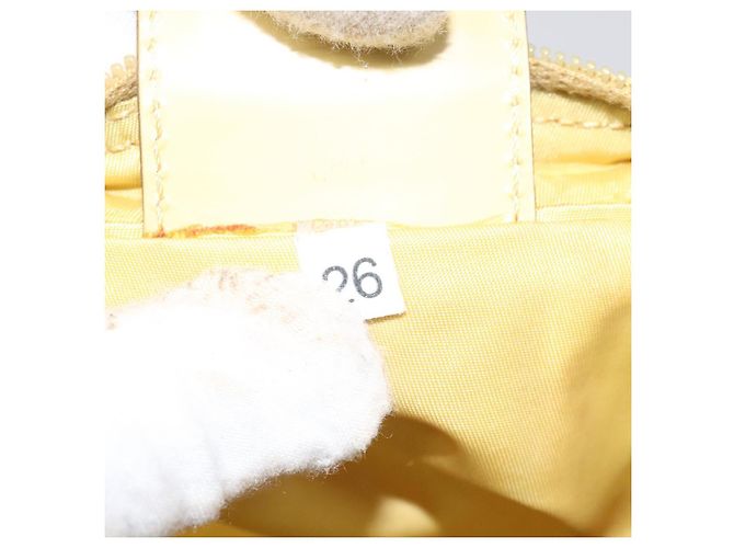 Borsa a Spalla PRADA in Nylon Giallo Auth 127873 - vista 12