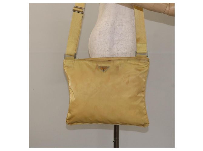 Borsa a Spalla PRADA in Nylon Giallo Auth 127873 - vista 21