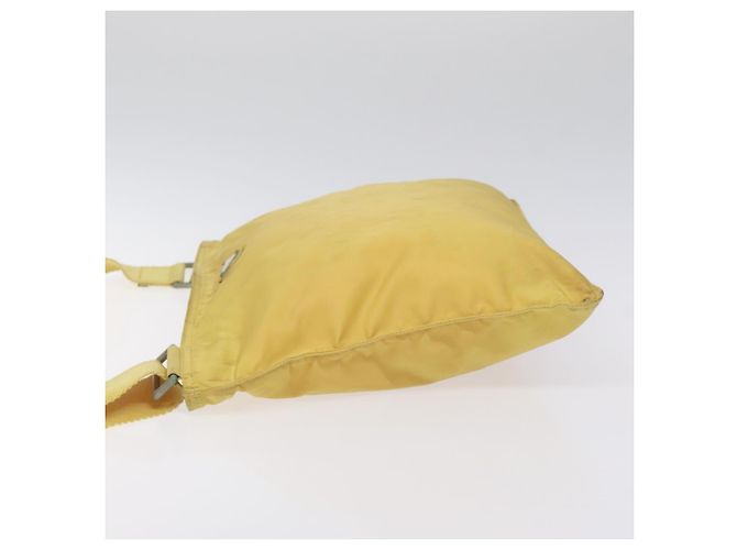 Borsa a Spalla PRADA in Nylon Giallo Auth 127873 - vista 4