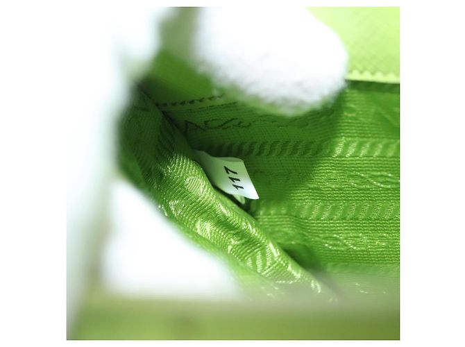 Saffiano PRADA Borsa a Spalla Anguria in Pelle Safiano Verde Auth 113168V - vista 12