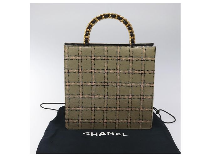 CHANEL Borsa a Mano Choco Bar con Catena in Pelle Smaltata Beige CC Auth bs23554V - vista 12
