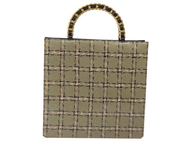 CHANEL Borsa a Mano Choco Bar con Catena in Pelle Smaltata Beige CC Auth bs23554V - vista 13