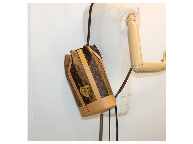 Louis Vuitton Borsa a tracolla Randonnee Monogram Stripe VUITTON M45968 Auth 31989S Monogramma - vista 24