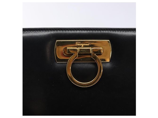 Borsa a Spalla in Pelle Gancini Chain di Salvatore Ferragamo Nero Oro Auth yk18587 - vista 10